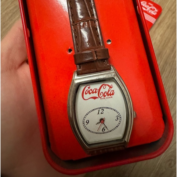 Vintage Rare Coca Cola Quartz Brown Leather Watch in Original Container - Picture 3 of 13